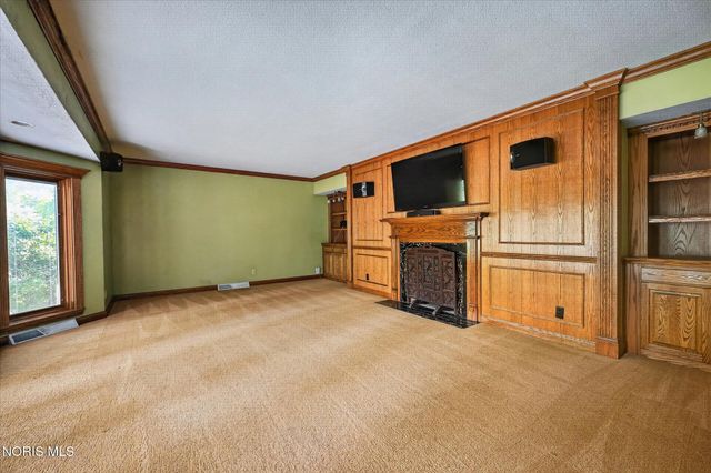 6164 Valley Park Drive, Toledo, OH 43623
