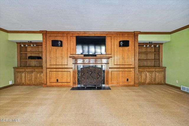 6164 Valley Park Drive, Toledo, OH 43623