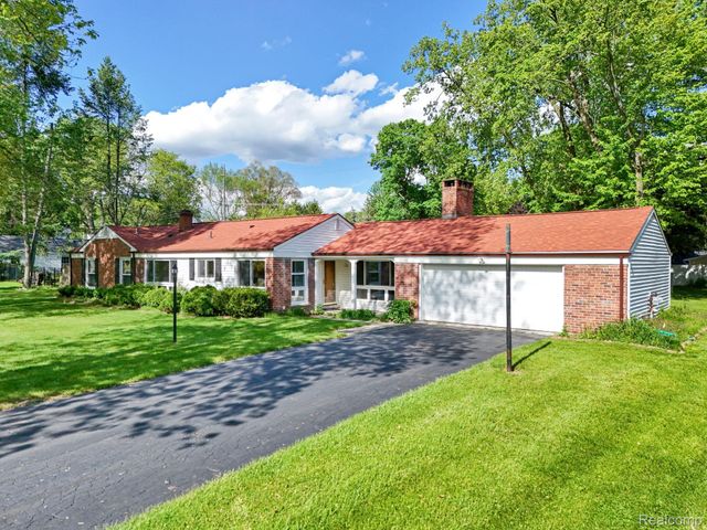 6843 E Dartmoor Road, West Bloomfield Charter Township, MI 48322