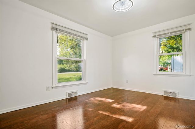 6843 E Dartmoor Road, West Bloomfield Charter Township, MI 48322