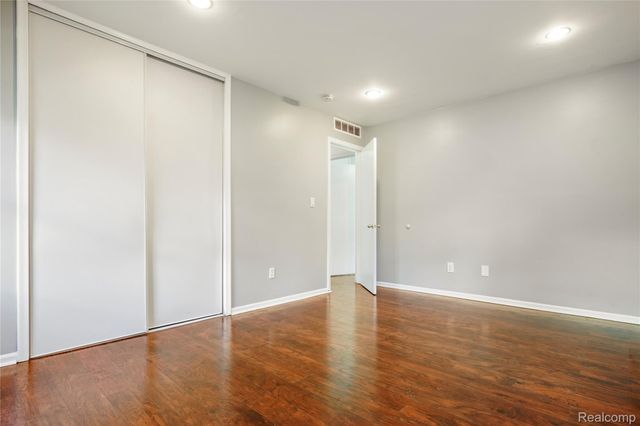 6843 E Dartmoor Road, West Bloomfield Charter Township, MI 48322