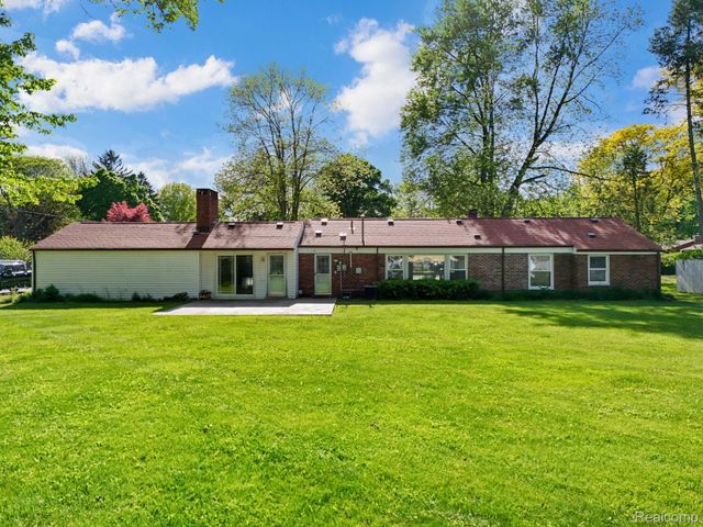 6843 E Dartmoor Road, West Bloomfield Charter Township, MI 48322