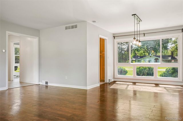6843 E Dartmoor Road, West Bloomfield Charter Township, MI 48322