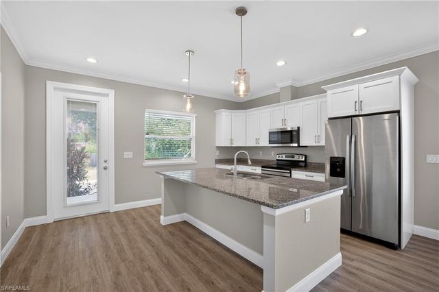 7977 49th AVE N, St. Petersburg, FL 33709