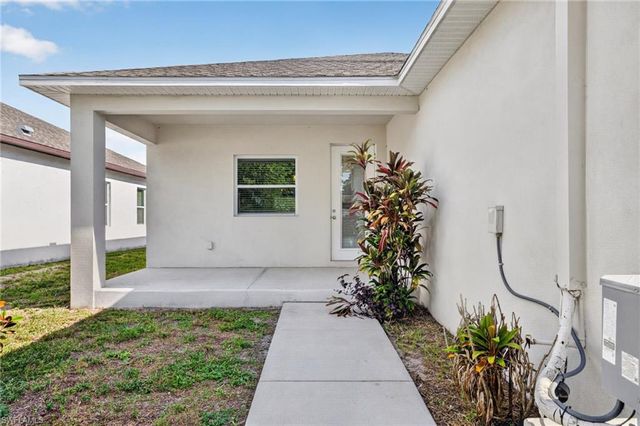 7977 49th AVE N, St. Petersburg, FL 33709