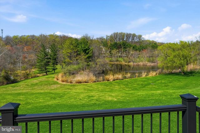 3 HONEYSUCKLE LN, Broomall, PA 19008