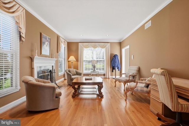 3 HONEYSUCKLE LN, Broomall, PA 19008