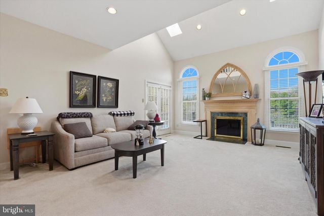 3 HONEYSUCKLE LN, Broomall, PA 19008