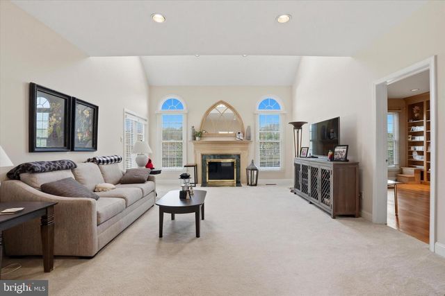 3 HONEYSUCKLE LN, Broomall, PA 19008