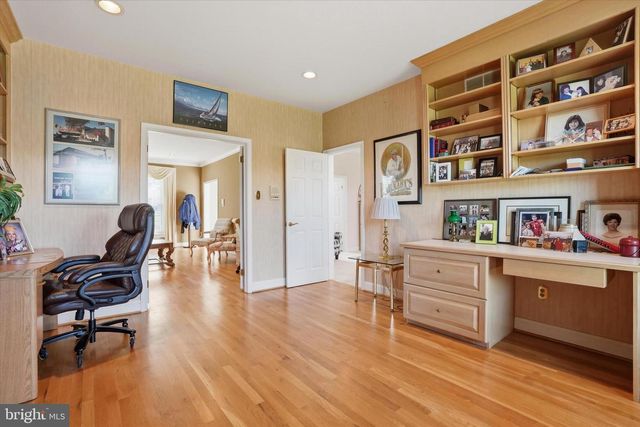 3 HONEYSUCKLE LN, Broomall, PA 19008