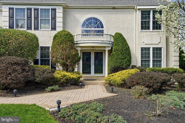 3 HONEYSUCKLE LN, Broomall, PA 19008