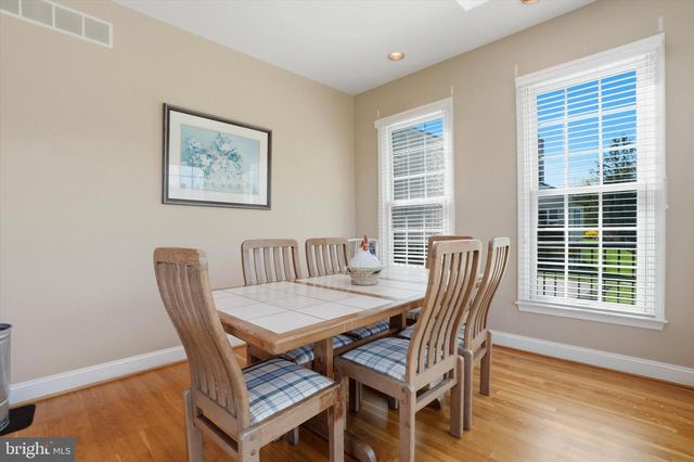 3 HONEYSUCKLE LN, Broomall, PA 19008
