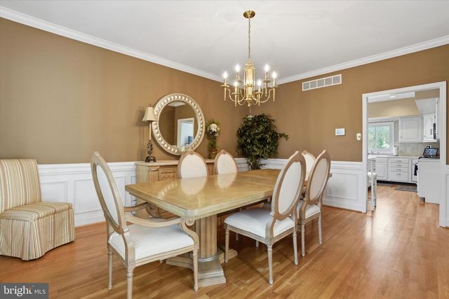 3 HONEYSUCKLE LN, Broomall, PA 19008