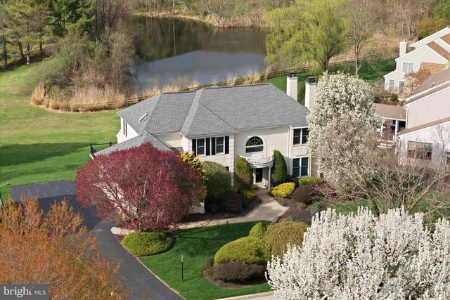 3 HONEYSUCKLE LN, Broomall, PA 19008