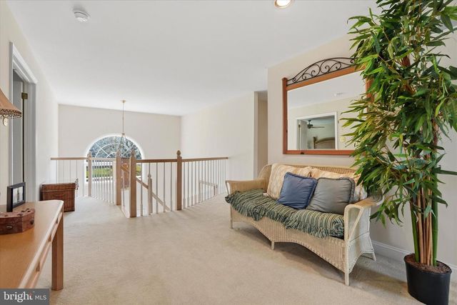 3 HONEYSUCKLE LN, Broomall, PA 19008