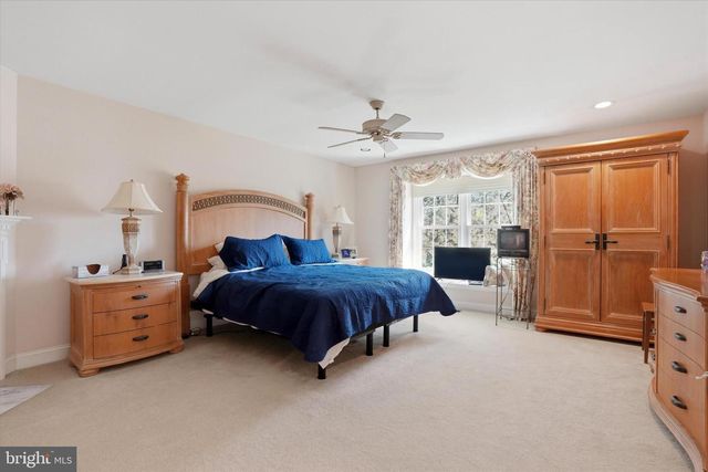 3 HONEYSUCKLE LN, Broomall, PA 19008