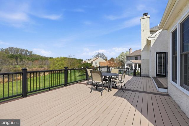 3 HONEYSUCKLE LN, Broomall, PA 19008