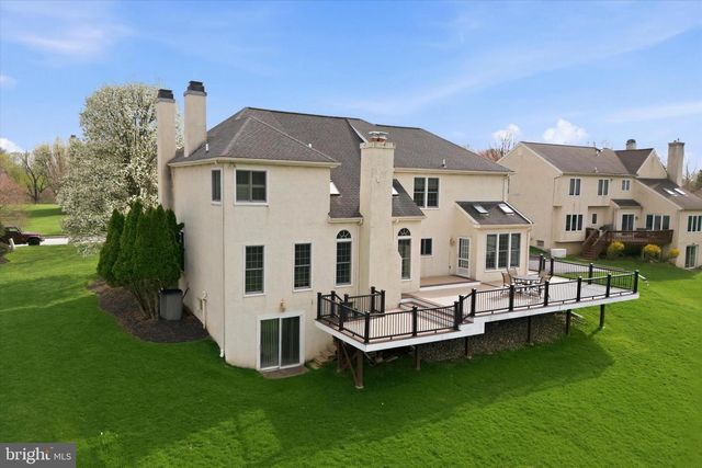 3 HONEYSUCKLE LN, Broomall, PA 19008