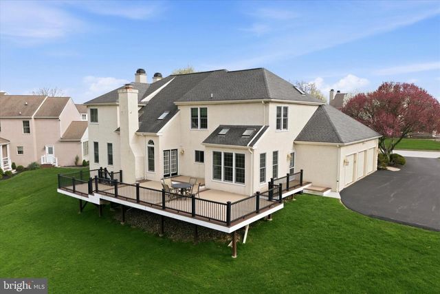 3 HONEYSUCKLE LN, Broomall, PA 19008
