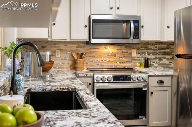 320 Hilton Road, Manitou Springs, CO 80829