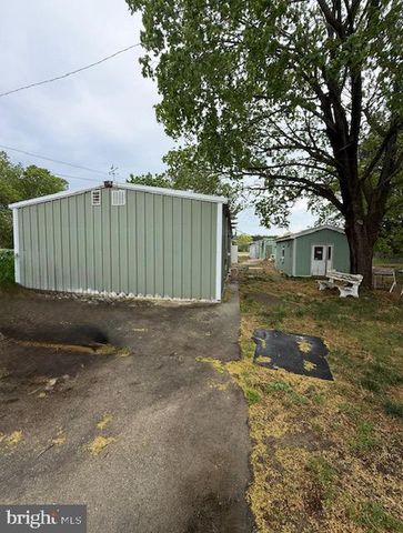 521 E FOREST GROVE RD, Vineland, NJ 08360