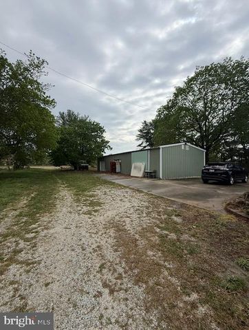 521 E FOREST GROVE RD, Vineland, NJ 08360
