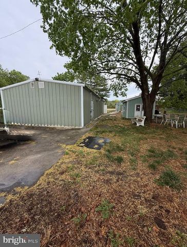 521 E FOREST GROVE RD, Vineland, NJ 08360