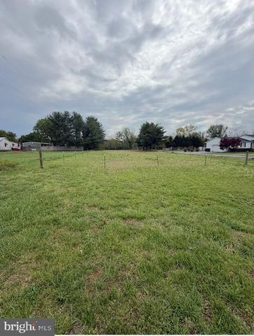 521 E FOREST GROVE RD, Vineland, NJ 08360