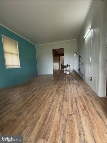 521 E FOREST GROVE RD, Vineland, NJ 08360