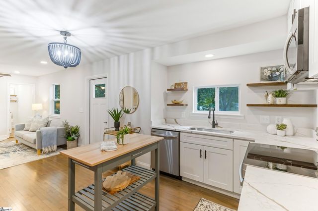 12 E Decatur Street, Greenville, SC 29617
