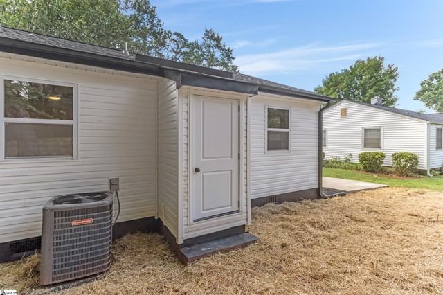 12 E Decatur Street, Greenville, SC 29617