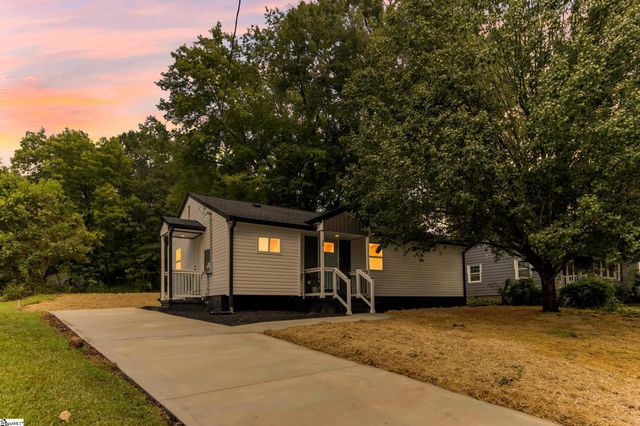 12 E Decatur Street, Greenville, SC 29617