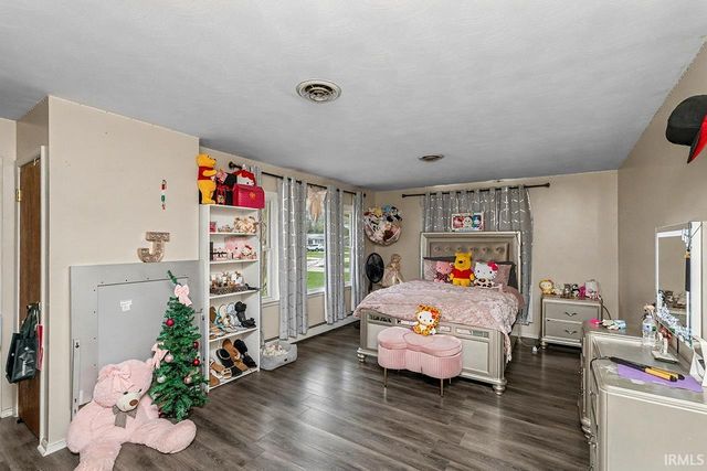 54835 Eisenhower Drive, Elkhart, IN 46514