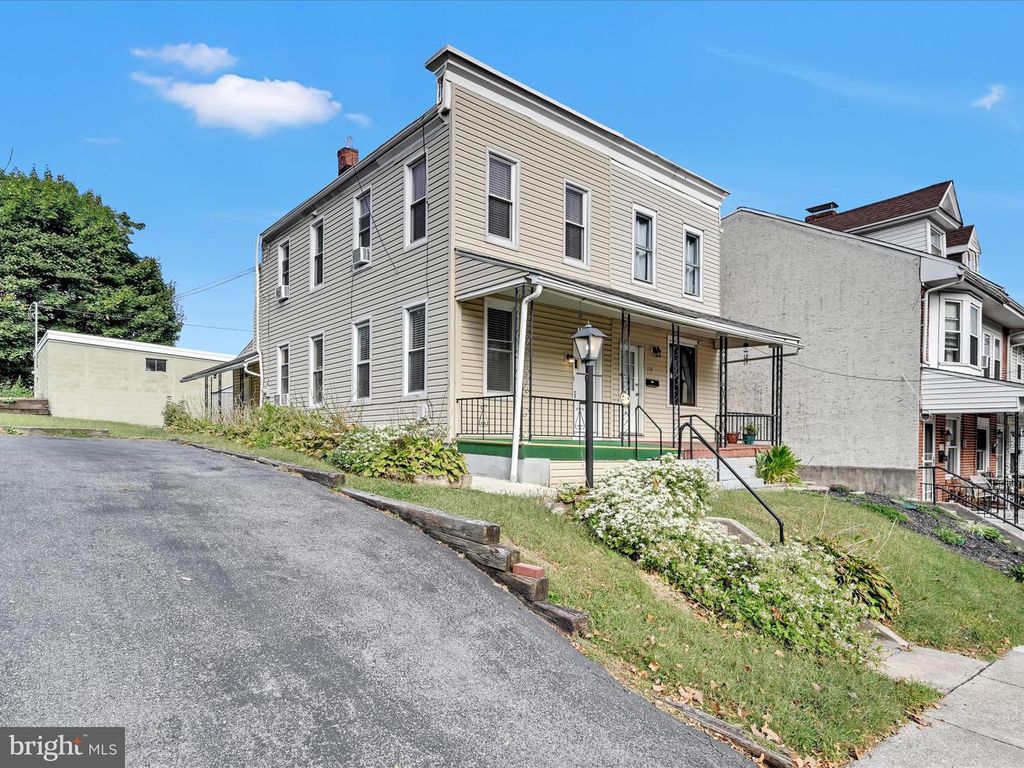 220 S 2ND AVE, West Reading, PA 19611