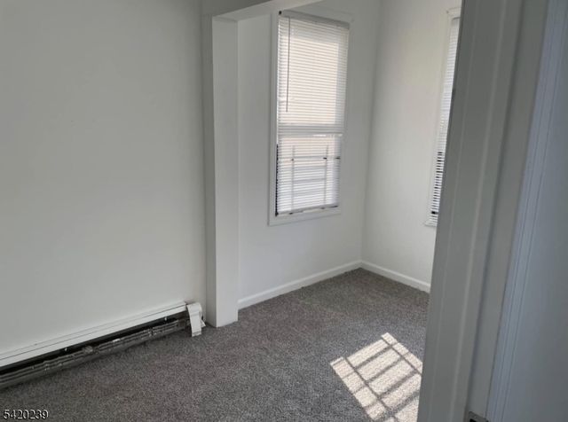 194 Hobson St, Newark City, NJ 07112