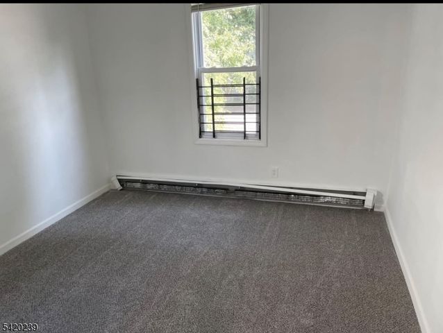 194 Hobson St, Newark City, NJ 07112