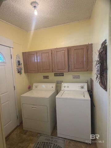 1127 Ridgewood Drive, Lillian, AL 36549