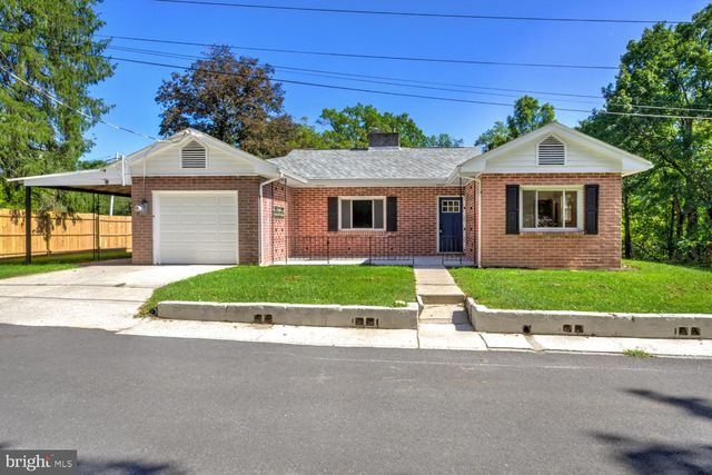 8077 FOX MILL RD, Harrisburg, PA 17112