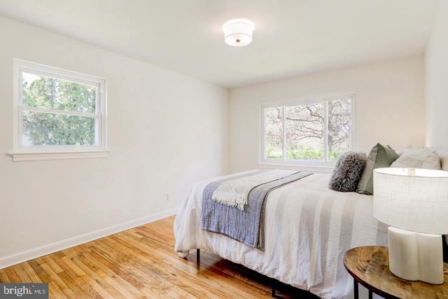 8077 FOX MILL RD, Harrisburg, PA 17112