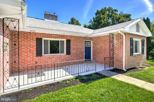 8077 FOX MILL RD, Harrisburg, PA 17112