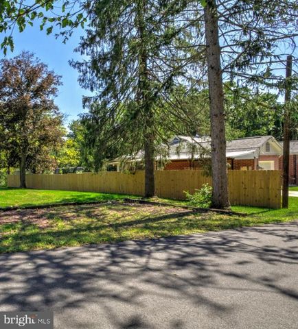 8077 FOX MILL RD, Harrisburg, PA 17112