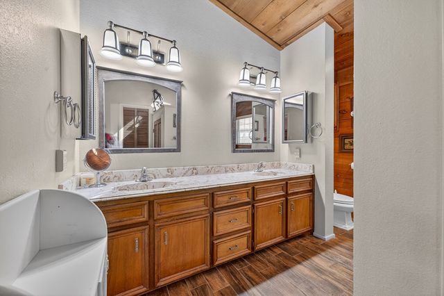 6808 E County Rd 97, Midland, TX 79706