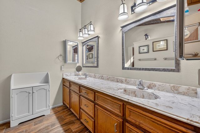 6808 E County Rd 97, Midland, TX 79706