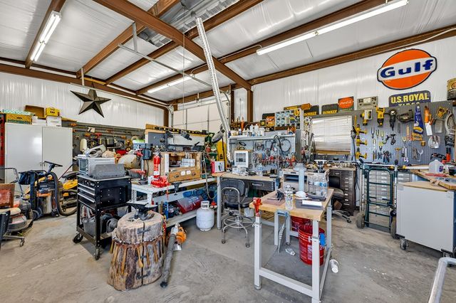 6808 E County Rd 97, Midland, TX 79706