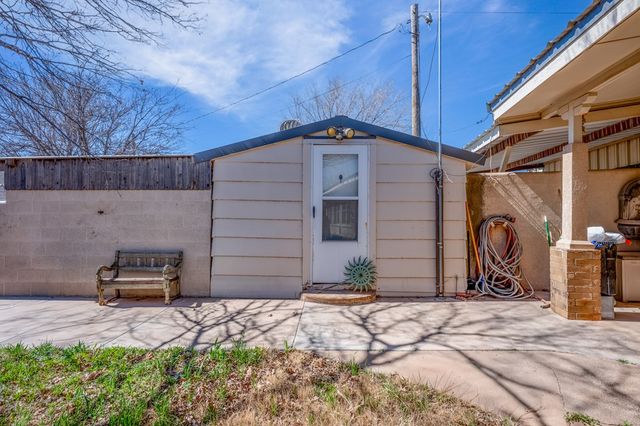 6808 E County Rd 97, Midland, TX 79706