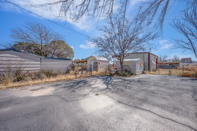 6808 E County Rd 97, Midland, TX 79706