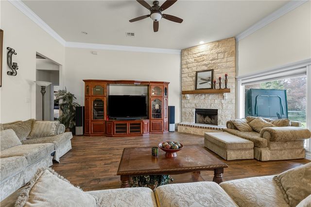 7833 Mapache Court, Bryan, TX 77808