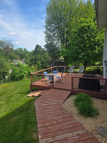 1280 Stassen Drive, West Saint Paul, MN 55118