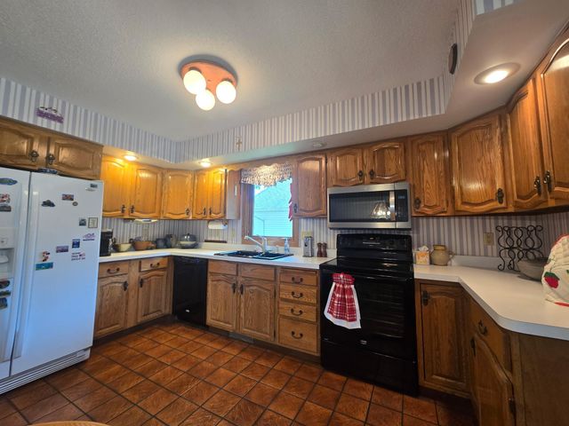 1280 Stassen Drive, West Saint Paul, MN 55118