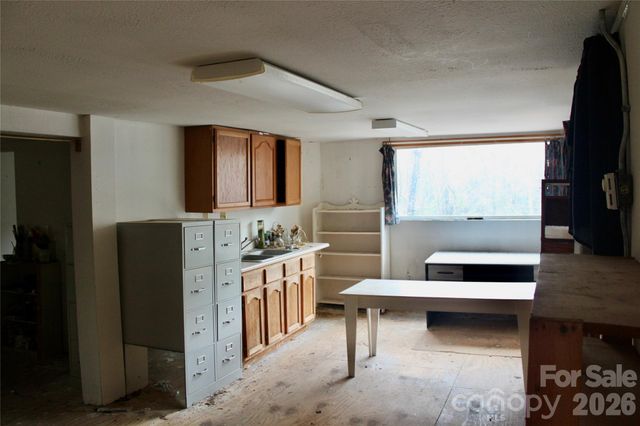 14 Irvin Road, Pisgah Forest, NC 28768